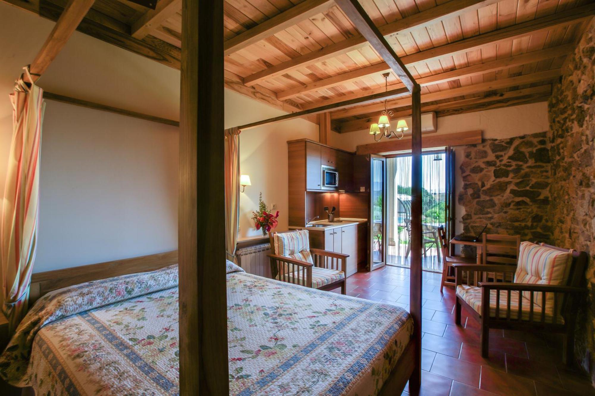 Apartamentos El Jardin Del Poeta Guijo de Granadilla ห้อง รูปภาพ
