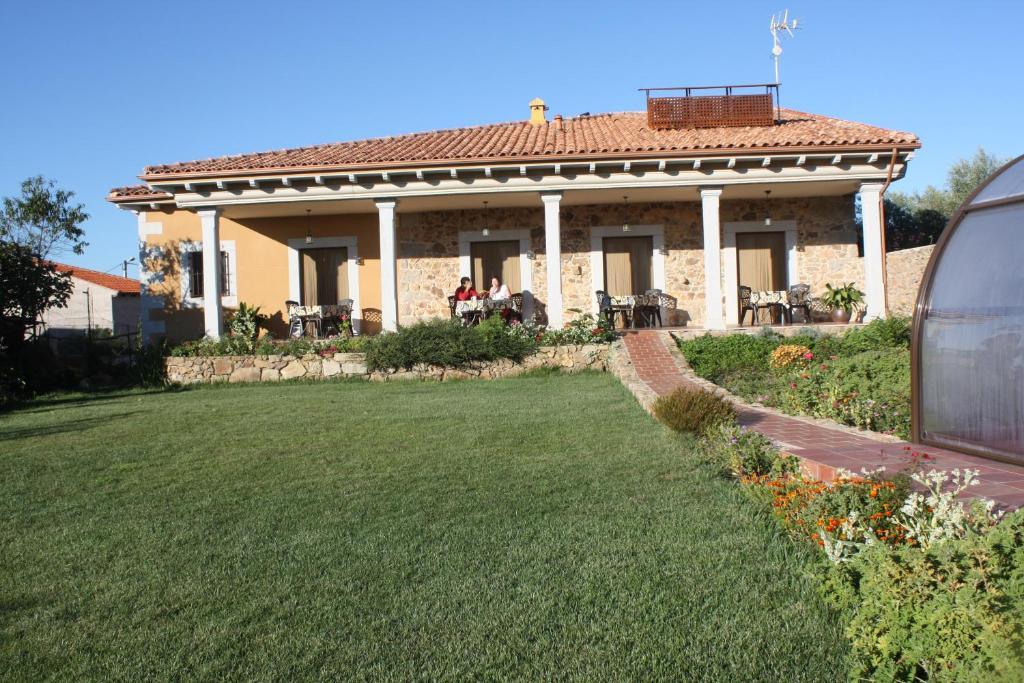 Apartamentos El Jardin Del Poeta Guijo de Granadilla ห้อง รูปภาพ